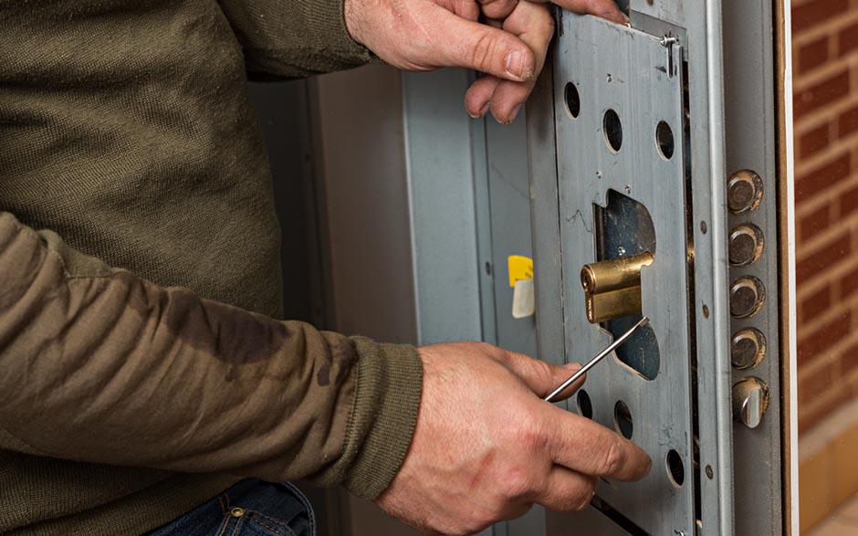 changer serrure porte de garage Carrières-sous-Poissy